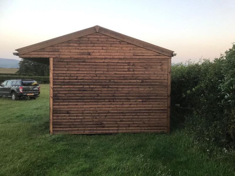 Open Fronted Field Shelter with Black Painted Subframe  image #2