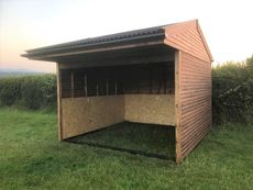 Open Fronted Field Shelter with Black Painted Subframe 
