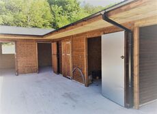 Corner Stable Unit