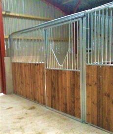 Front Partition with Anti-Weaver