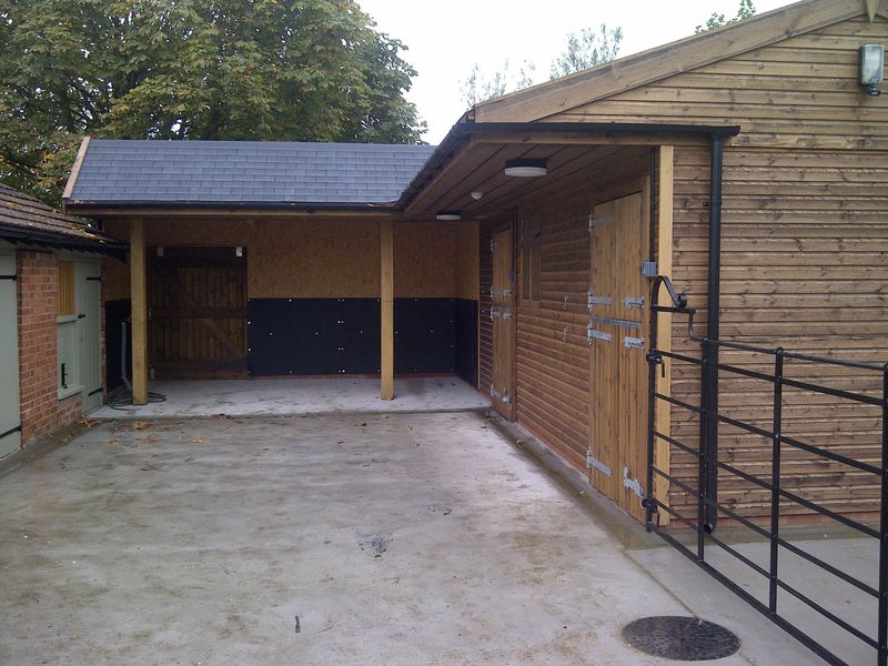 Deluxe Range 'L' shaped stable block image #2