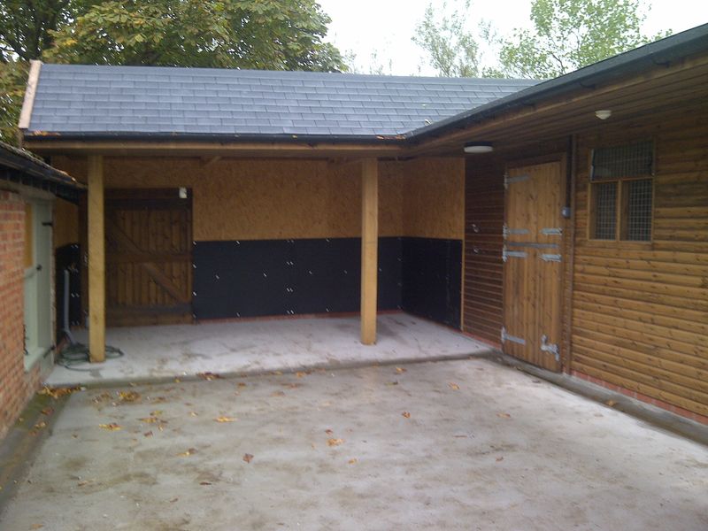 Deluxe Range 'L' shaped stable block image #4